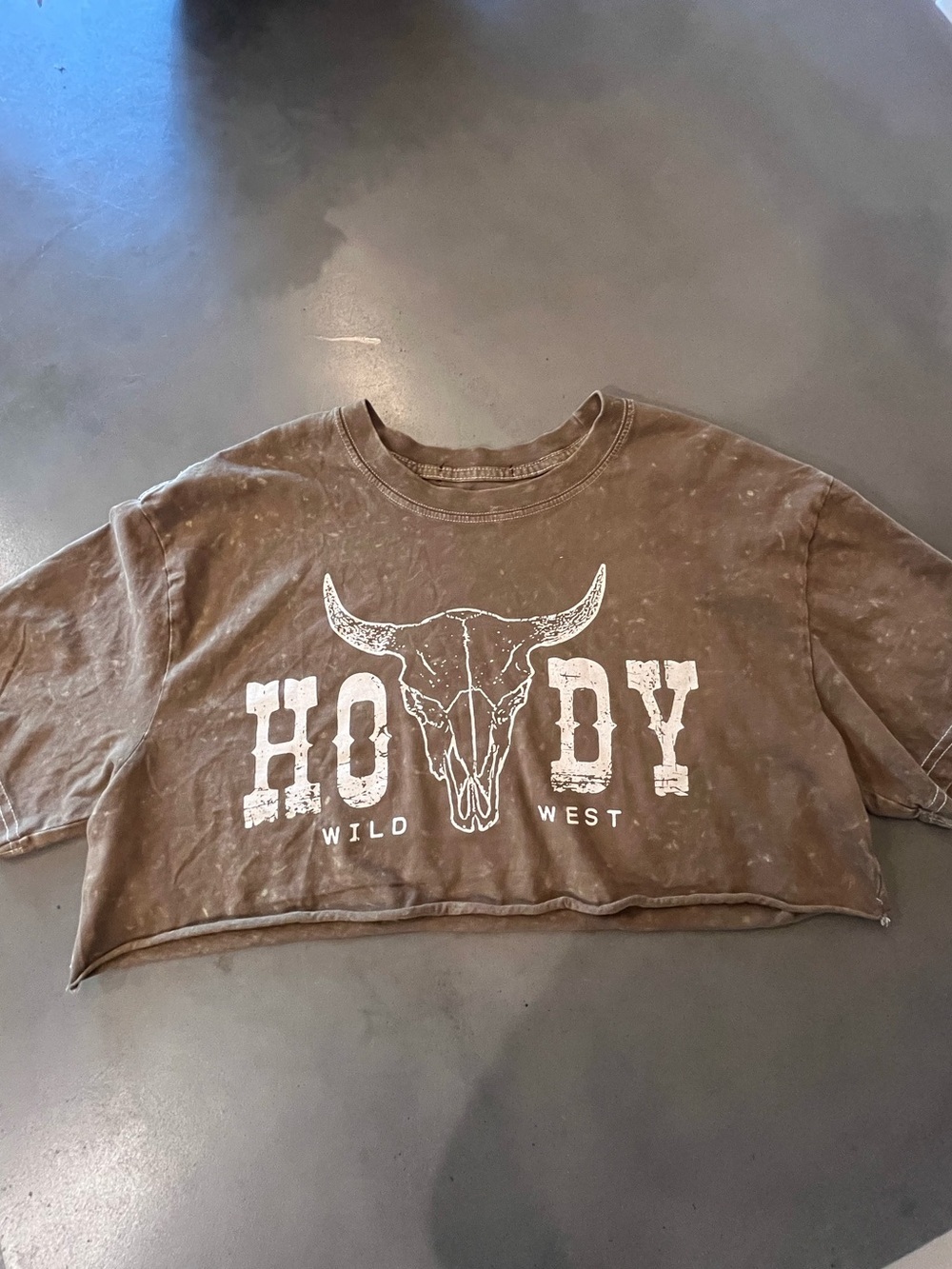 Rodeo 🇺🇸🤠 Cropped 'Howdy Wild West' Graphic Tee - Brown Medium crop